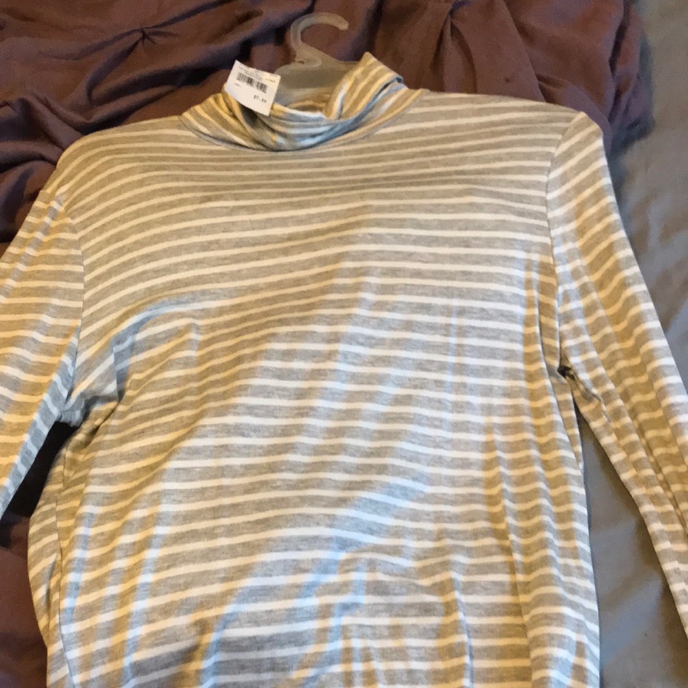 stripped turtle neck
